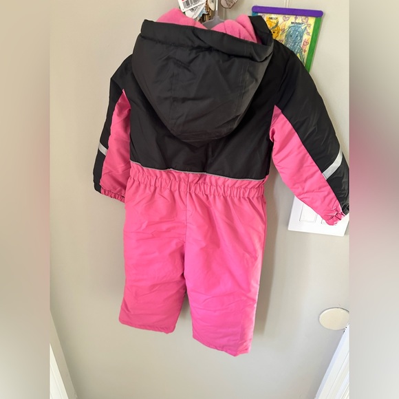 Toddler girl snow suit - Picture 2 of 4